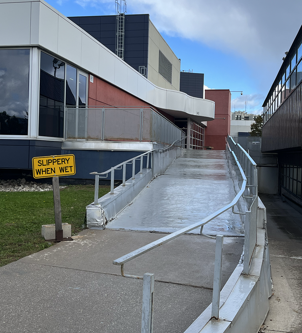 Sheridan College, slope behind J wing