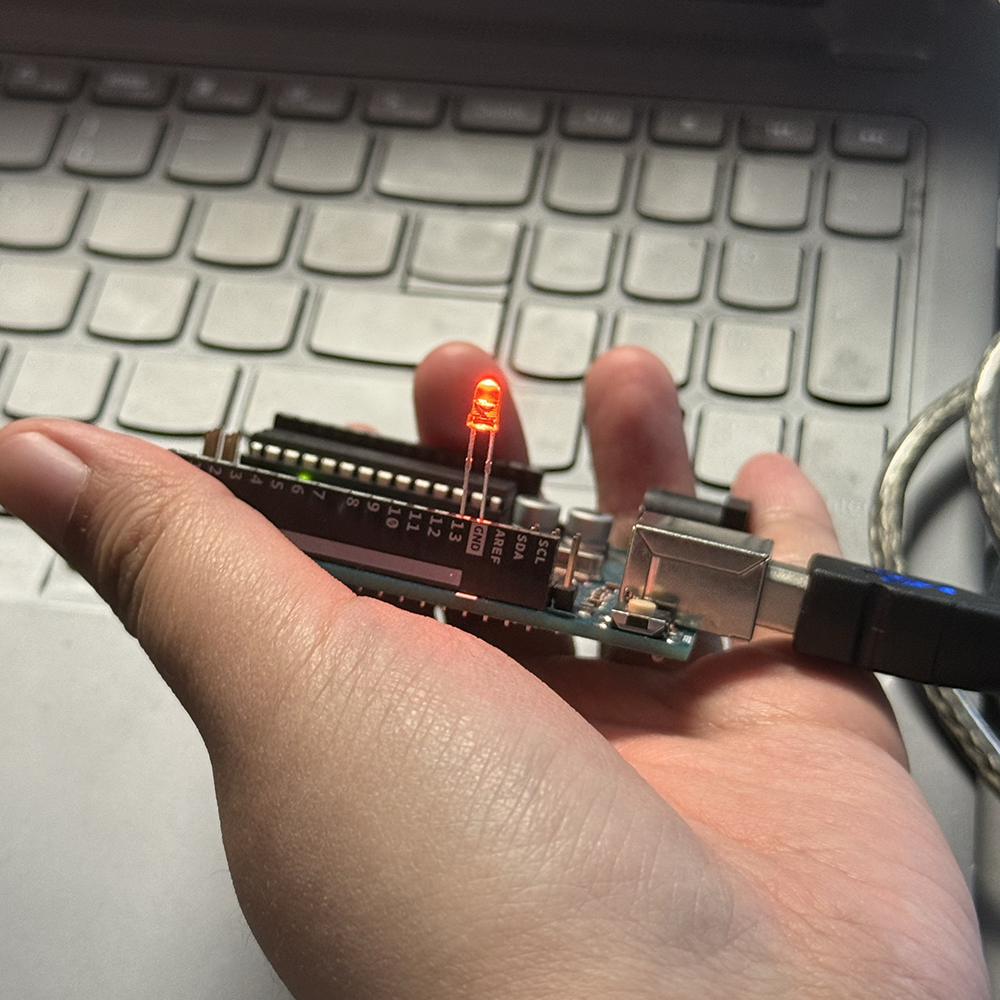 Having no kit connected, putting the light bulb on Arduino Sensor and it can light up immediately.